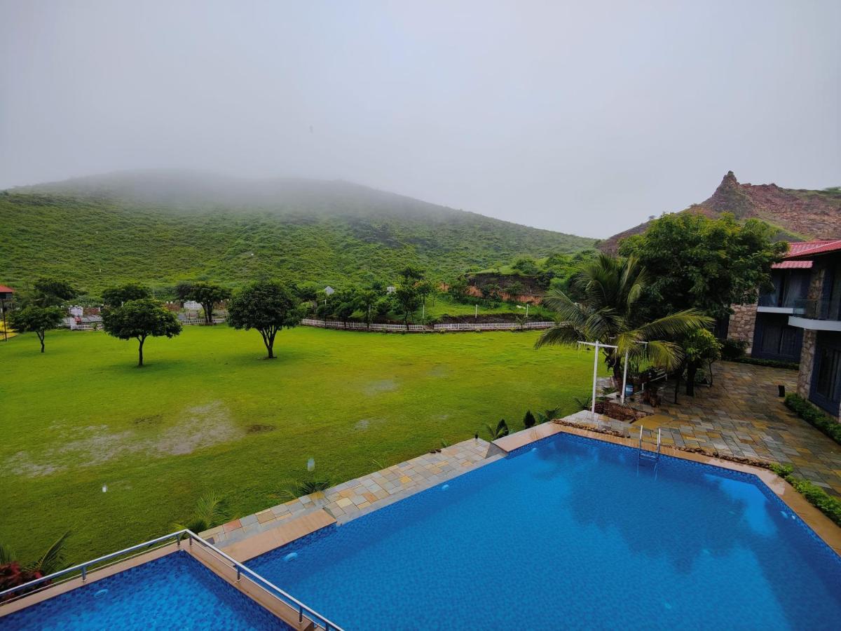 The Divine Hills Resort Nāi Exterior foto