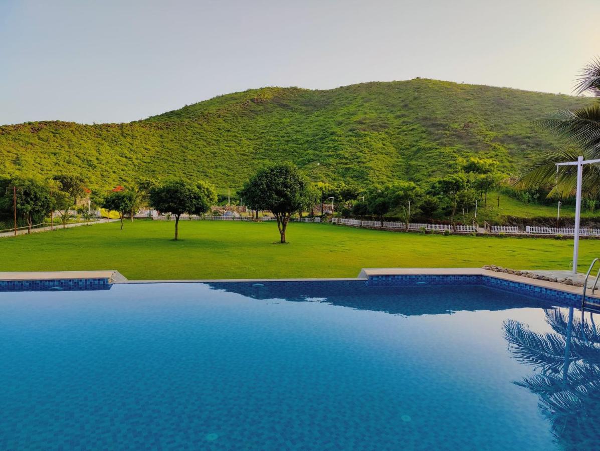 The Divine Hills Resort Nāi Exterior foto